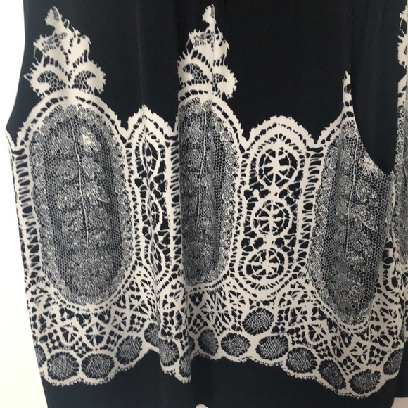 Black mini dress with pockets - Picture 2 of 3